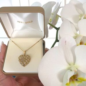10 Carat Gold Heart Necklace